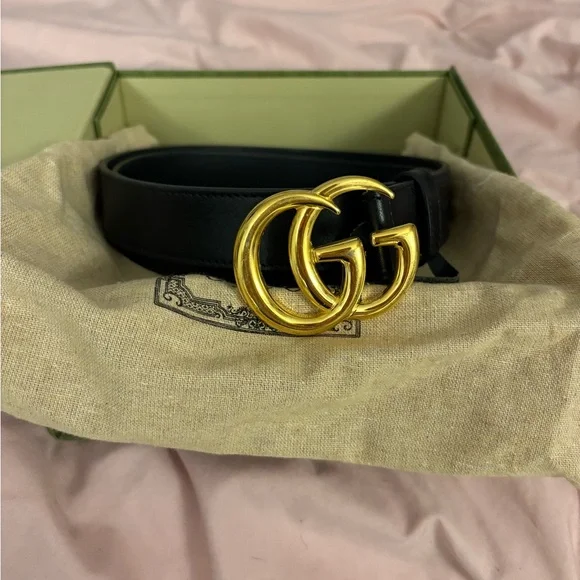 Authentic Gucci Thin Marmont Black Leather Belt display picture 1